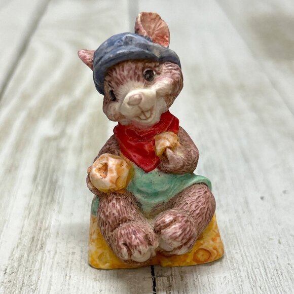 Vtg 3 Resin Figurines Rabbit, Mouse and Elephant about  2” tall 94 - Picture 7 of 10